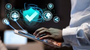personne qui configure la sécurité d'un ordinateur